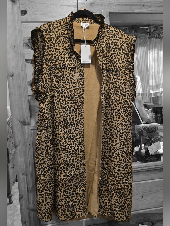 Love Dresses & Skirts - Women's Cardigan 3x NWT, $40